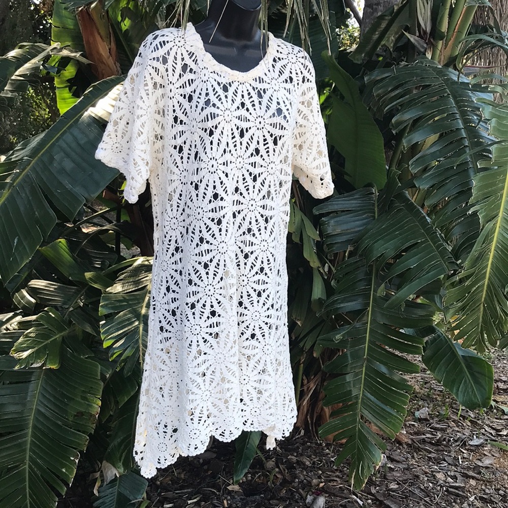 Crochet lace asymmetric dress